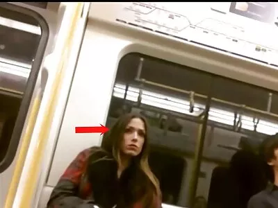 Süße brünette Liebling gratis pornofilme mit alten frauen auf den Knien