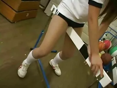 Prude Milf lutscht an geile alte weiber kostenlos einem Teenie-Schwanz