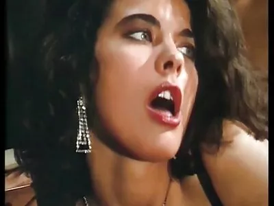 Deepthroating gratis pornos mit älteren frauen ein fettes Werkzeug