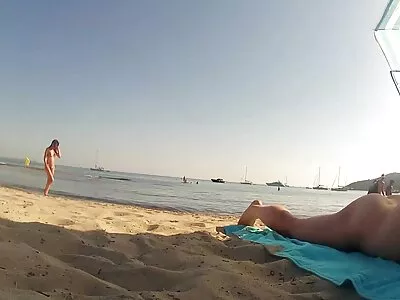 Ein pornofilme mit reifen frauen Hottie lutscht einen harten Schwanz