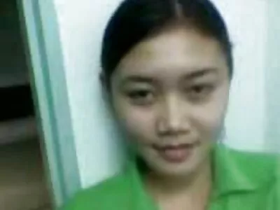Asiatisches Babe porn reife frauen spreizt ihre Muschi