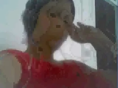 Ein Pärchen wird beim Herumalbern gefilmt reife frauen sex videos